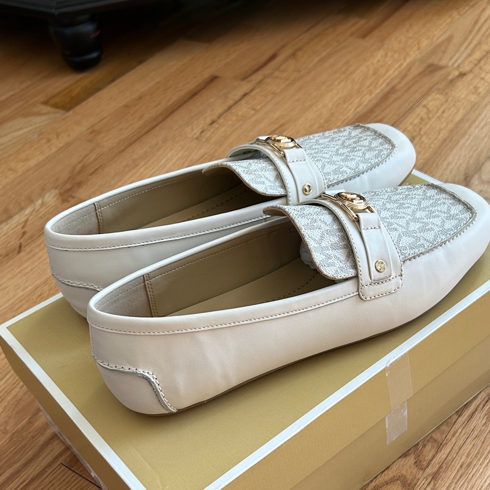 Michael Kors Mandy Vanilla loafer Women's size 9 - Picture 2 of 7